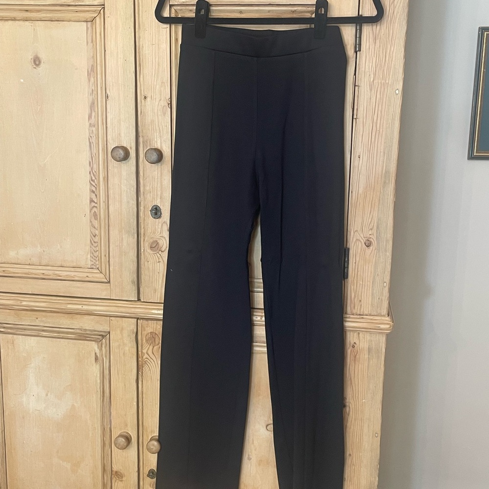 Bloomingdale's Black stretch knit pull on Women's Pants